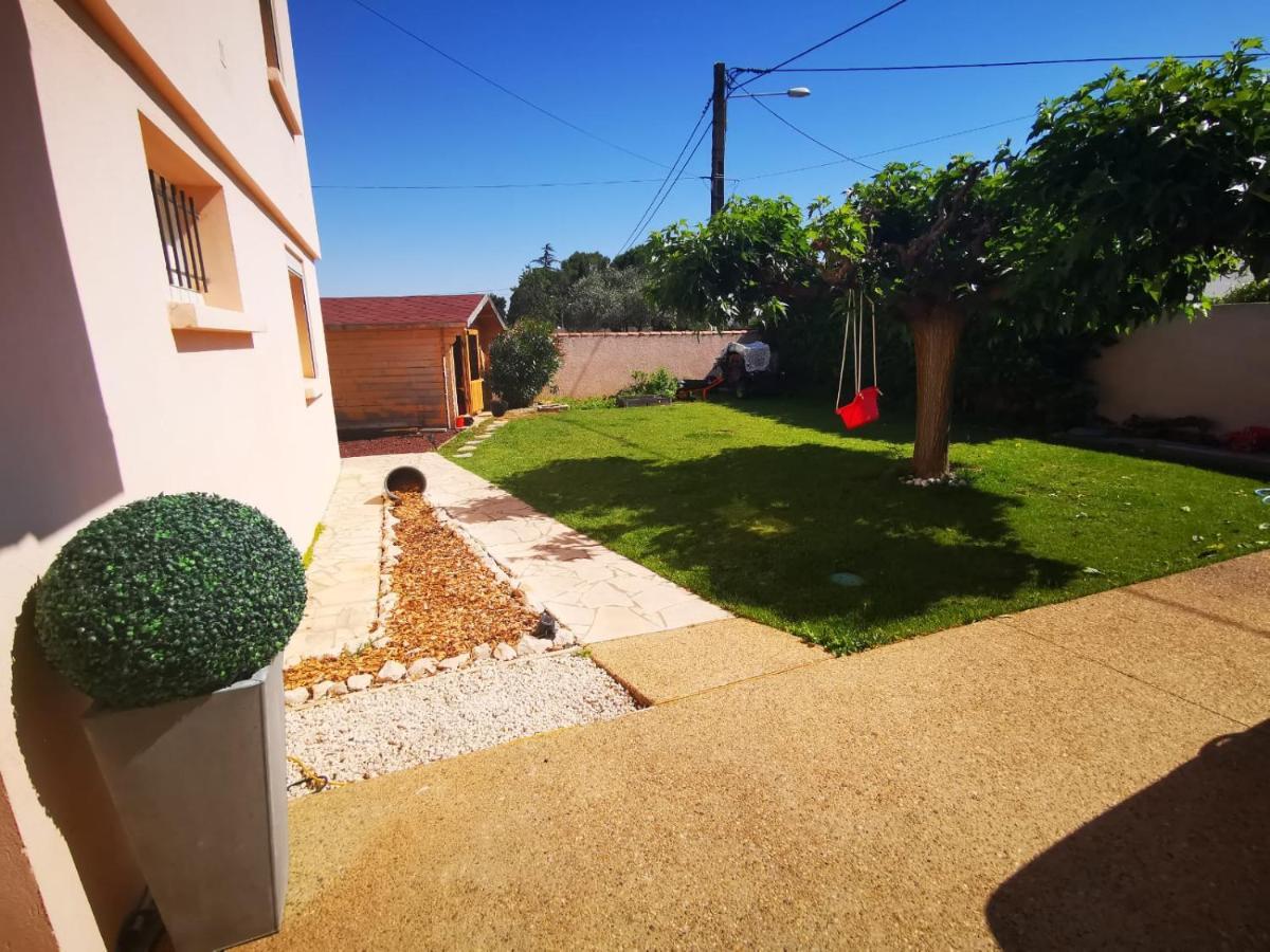 Gites Avec Grande Piscine Et Sa Terrasse Privative Bernis Ngoại thất bức ảnh
