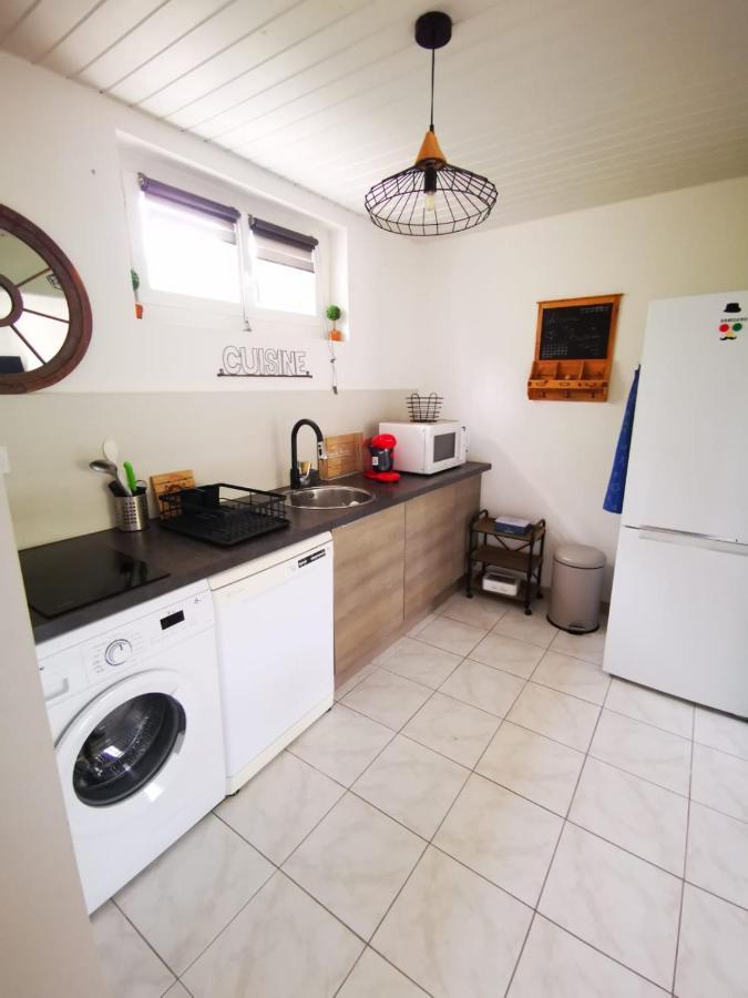 Gites Avec Grande Piscine Et Sa Terrasse Privative Bernis Ngoại thất bức ảnh